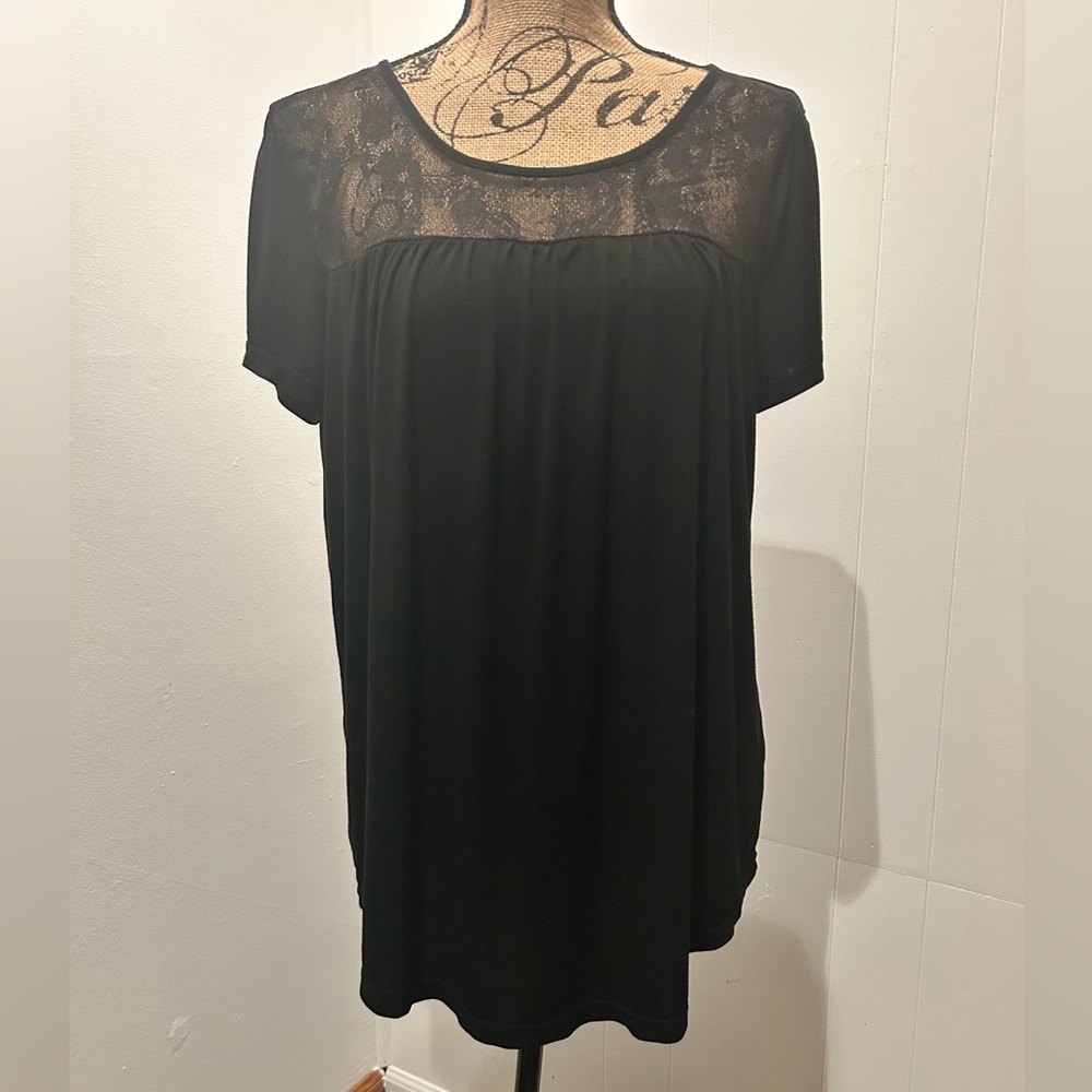 Women's Black Lace Yoke Tunic Top